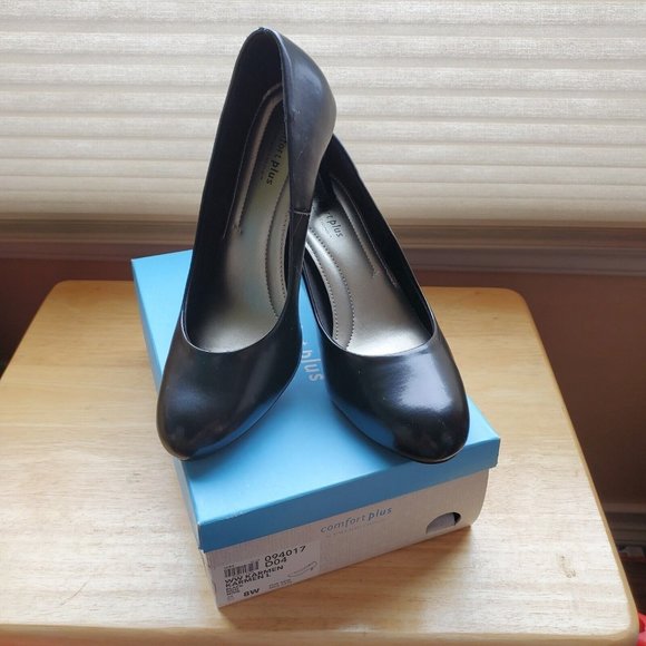 Comfort Plus Women's Karmen Black Pumps Size 8‎ (Wide) - Picture 2 of 5